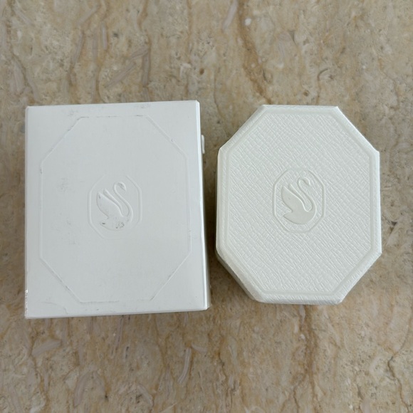 New Swarovski Mesmera Clip Earring. - Picture 8 of 10